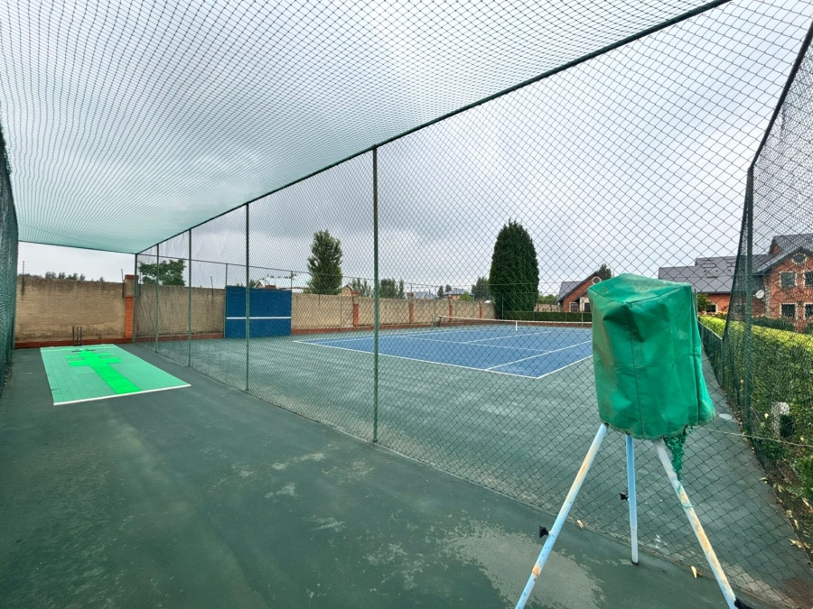 5 Bedroom Property for Sale in Grimbeeck Park North West